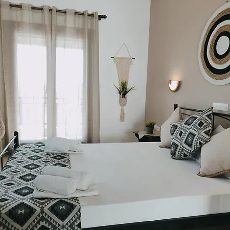 מלון דירות Alexandra נאה רודה