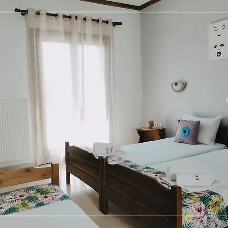 Alexandra מלון דירות *