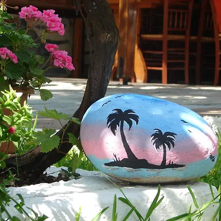 Alexandra מלון דירות