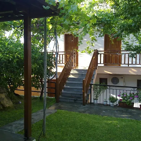 Aparthotel Alexandra Nea Roda