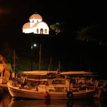 Ξενοδοχείο με διαμερίσματα αλεξάνδρα *