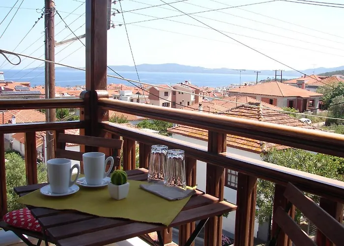 亚历山德拉公寓式酒店 *